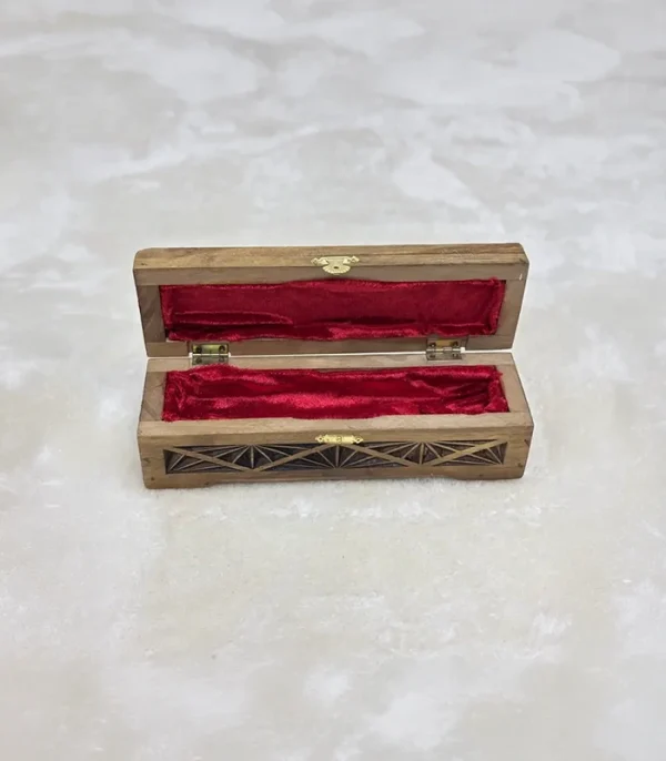 El Oyma Ceviz Ahşap Aksesuar Kutusu – 8x26x7 cm Kadife Kaplı Takı ve Tespih Kutusu | Dekoratif Kutu - Görsel 4