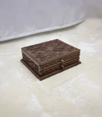 El Oyma Ceviz Ahşap 2 Çekmeceli Tespih Kutusu – 18 Gözlü Kadife Koleksiyon Kutusu 30x36x13 cm - Görsel 2
