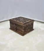 Ceviz Ağacından El Oyma Saat Aksesuar & Tespih Kutusu – 30x36x22 cm | 2 Çekmeceli Koleksiyon Kutusu - Görsel 2
