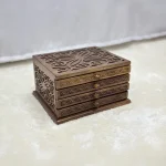 El Oyma Ceviz Ahşap 4 Çekmeceli Tespih Kutusu – Kadife Kaplı Ahşap Koleksiyon Kutusu 30x36x22 cm