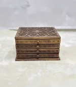 El Oyma Ceviz Ahşap 4 Çekmeceli Tespih Kutusu – Kadife Kaplı Ahşap Koleksiyon Kutusu 30x36x22 cm - Görsel 8