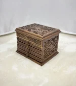 El Oyma Ceviz Ahşap Saatlik ve 4 Çekmeceli Tespih Kutusu – Kadife Koleksiyon Kutusu 30x36x30 cm - Görsel 6
