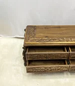 Ceviz El Oyma TV Ünitesi – 4 Çekmeceli Doğal Ahşap Medya Sehpası - 120x50x45 cm - Görsel 3