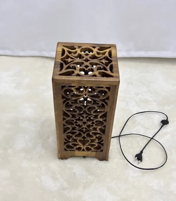 Ceviz Ağacından El Oyma Dekoratif Abajur - Ahşap Abajur 20x20x40 cm - Görsel 5