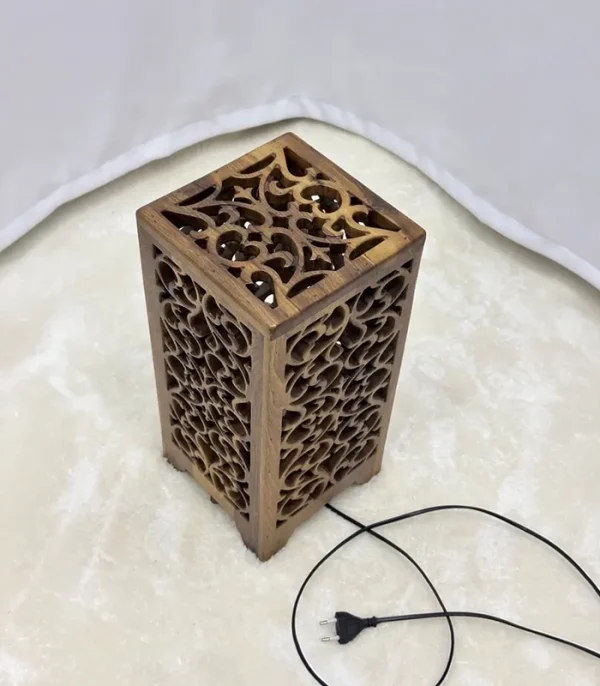 Ceviz Ağacından El Oyma Dekoratif Abajur - Ahşap Abajur 20x20x40 cm - Görsel 6