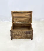 Maraş El Oyma Ceviz Çeyiz Sandığı -Ahşap Sandık– 68x40x48 cm | Sarmaşık Natural Model - Görsel 2