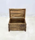 Maraş El Oyma Ceviz Çeyiz Sandığı -Ahşap Sandık– 68x40x48 cm | Sarmaşık Natural Model - Görsel 2