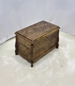 Maraş El Oyma Ceviz Çeyiz Sandığı -Ahşap Sandık– 68x40x48 cm | Sarmaşık Natural Model - Görsel 5