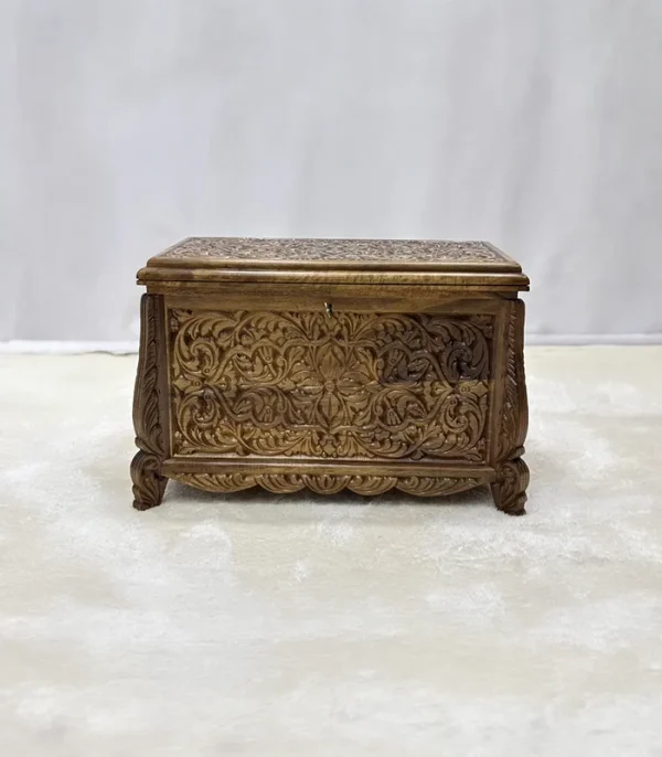 Maraş El Oyma Ceviz Çeyiz Sandığı -Ahşap Sandık– 68x40x48 cm | Sarmaşık Natural Model - Görsel 8