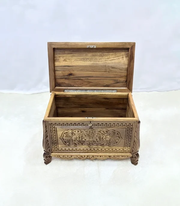 Maraş El Oyma Ceviz Ahşap Çeyiz Sandığı-Ahşap Sandık – 68x40x48 cm | Papatya Natural Model - Görsel 2