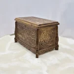 Maraş El Oyma Ceviz Ahşap Çeyiz Sandığı – 68x40x48 cm-Ahşap Sandık-| Meriç Natural Model
