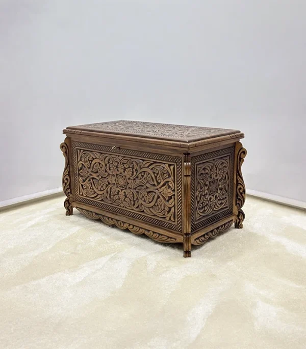 Maraş El Oyma Ceviz Ahşap Çeyiz Sandığı – 95x50x60 cm Büyük Boy Sandık | Aliye Eskitme Model - Görsel 2