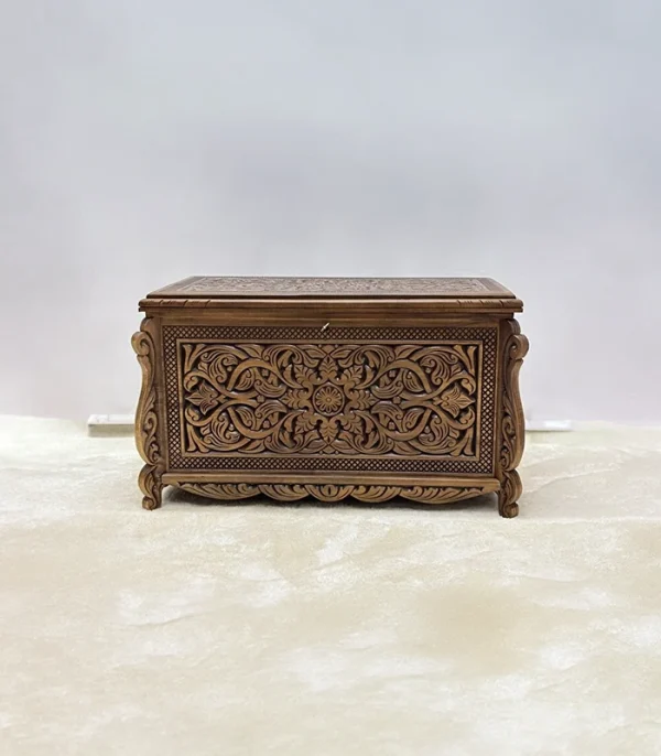 Maraş El Oyma Ceviz Ahşap Çeyiz Sandığı – 95x50x60 cm Büyük Boy Sandık | Aliye Eskitme Model - Görsel 8