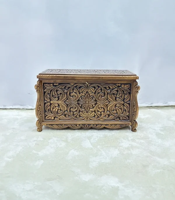 Maraş El Oyma Ceviz Ahşap Çeyiz Sandığı – 95x50x60 cm Büyük Boy Sandık | İstanbul Eskitme Model - Görsel 8