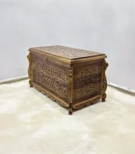 Maraş El Oyma Ceviz Ahşap Çeyiz Sandığı – 95x50x60 cm Büyük Boy Sandık | Aliye Natural Model