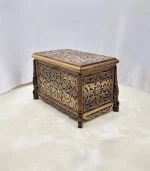 Maraş El Oyma Ceviz Ahşap Çeyiz Sandığı – Ahşap Sandık-68x40x48 Cm | Aliye Eskitme