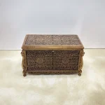 Maraş El Oyma Ceviz Ahşap Çeyiz Sandığı – 95x50x60 Cm Büyük Boy Ahşap Sandık | Leyla Eskitme
