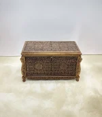 Maraş El Oyma Ceviz Ahşap Çeyiz Sandığı – 95x50x60 Cm Büyük Boy Ahşap Sandık | Leyla Eskitme