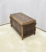 Maraş El Oyma Ceviz Ahşap Çeyiz Sandığı – 95x50x60 Cm Büyük Boy Ahşap Sandık | Leyla Eskitme - Görsel 6