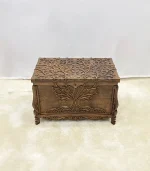 Maraş El Oyma Ceviz Ahşap Çeyiz Sandığı – 83x48x57 Cm Özel Motifli Sandık | Hayat Ağacı Model