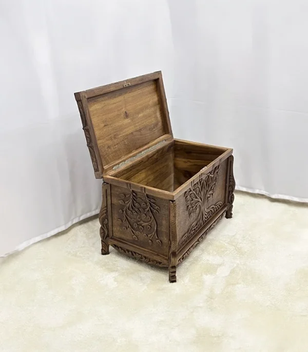Maraş El Oyma Ceviz Ahşap Çeyiz Sandığı – 83x48x57 Cm Özel Motifli Sandık | Hayat Ağacı Model - Görsel 4