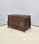 Maraş El Oyma Ceviz Ahşap Çeyiz Sandığı – 83x48x57 Cm Özel Motifli Sandık | Hayat Ağacı Model - Görsel 6