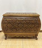 Maraş El Oyma Ceviz Ahşap Büyük Boy Çeyiz Sandığı 92x49x63 cm | Erva Natural Bombeli Model - Görsel 3