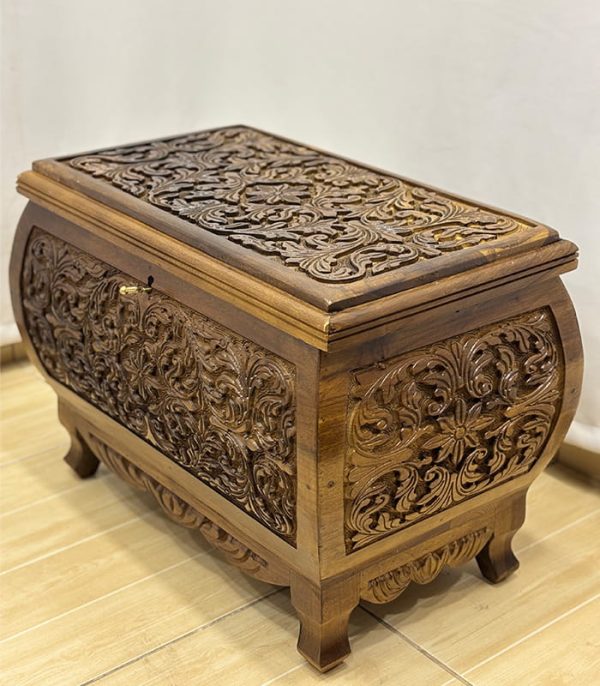 Maraş El Oyma Ceviz Ahşap Çeyiz Sandığı 63x39x45 cm | Erva Natural Bombeli Model - Görsel 2