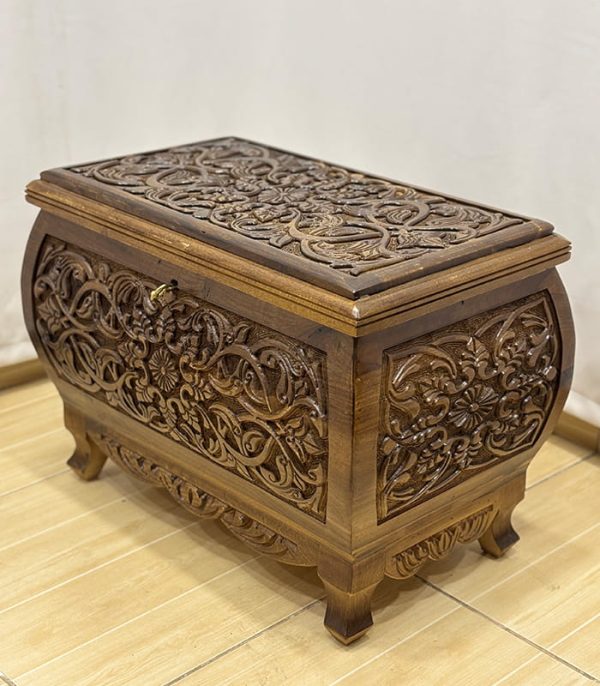 Maraş El Oyma Ceviz Ahşap Çeyiz Sandığı 63x39x45 cm | Aliye Natural Bombeli Model - Görsel 3