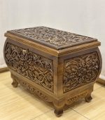 Maraş El Oyma Ceviz Ahşap Çeyiz Sandığı 63x39x45 cm | Aliye Natural Bombeli Model - Görsel 5