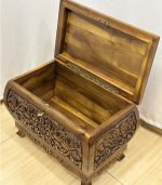 Maraş El Oyma Ceviz Ahşap Çeyiz Sandığı 63x39x45 cm | Aliye Natural Bombeli Model - Görsel 6