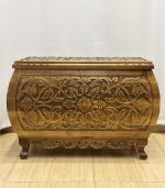 Maraş El Oyma Ceviz Ahşap Büyük Boy Çeyiz Sandığı 92x49x63 cm | Aliye Natural Bombeli Model