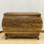 Maraş El Oyma Ceviz Ahşap Büyük Boy Çeyiz Sandığı 92x49x63 cm | Aliye Natural Bombeli Model