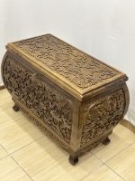 Maraş El Oyma Ceviz Ahşap Büyük Boy Çeyiz Sandığı 92x49x63 cm | Erva Natural Bombeli Model - Görsel 5
