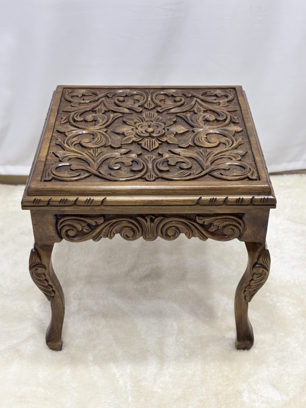 Maraş El Oyma Ceviz Orta Sehpa – 55x55x45 cm Kapaklı Kilitli Ahşap Sehpa - Görsel 8